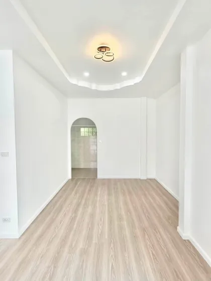 Renoviertes Einfamilienhaus mit 3 Schlafzimmern und 2 Bädern in Pa Klok