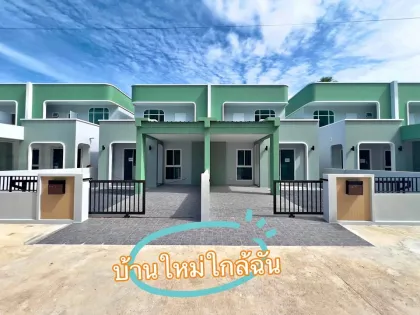 Casa Gemela Nueva de 2 Pisos, 3 Dormitorios, 2 Baños, Proyecto Piyachok, Thalang