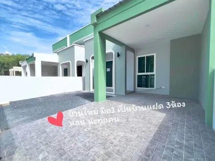 Casa Gemela Nueva de 2 Pisos, 3 Dormitorios, 2 Baños, Proyecto Piyachok, Thalang