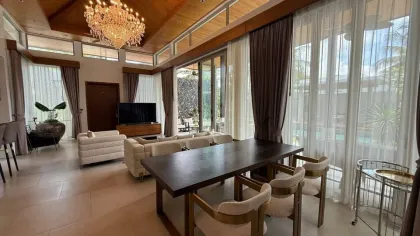 Villa spacieuse 4 chambres avec piscine à Botanica Phase 5, Bang Tao