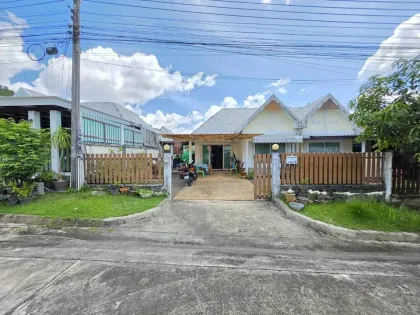 Single-Storey Twin House 2 Beds 2 Baths with Parking in Village Promphan