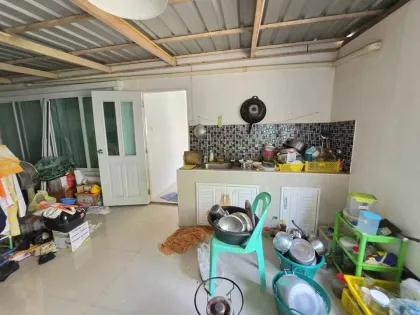 Single-Storey Twin House 2 Beds 2 Baths with Parking in Village Promphan