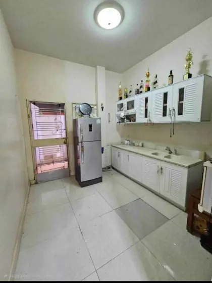 3 Schlafzimmer, 2 Badezimmer Haus mit Grundstück in Phuket zu verkaufen