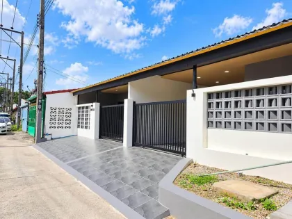 Maison 2 Chambres 1 Salle de Bain à Kathu Iravadee Getho à Vendre