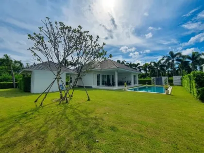 2-Bedroom 2-Bathroom Pool Villa Near Black Mountain, Phuket