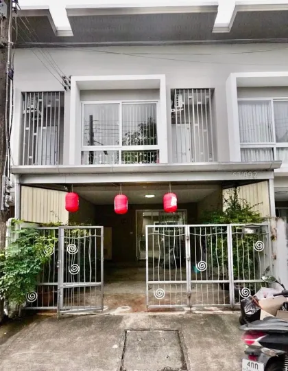 卡马拉三卧两卫别墅，配备4台空调和车库