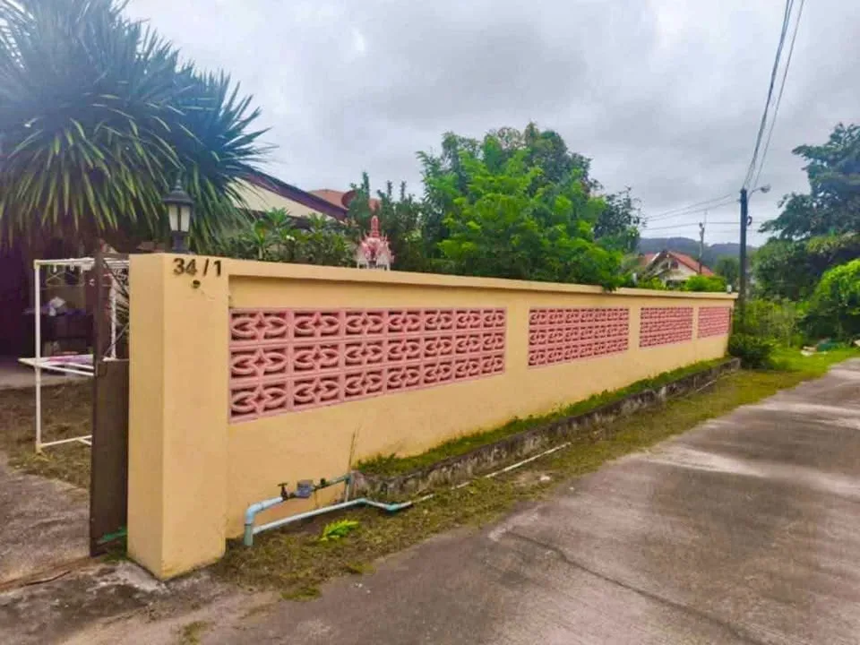 4 Schlafzimmer Einfamilienhaus zum Verkauf in Chalong, Phuket