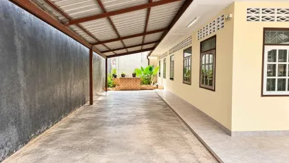 4 Schlafzimmer Einfamilienhaus zum Verkauf in Chalong, Phuket