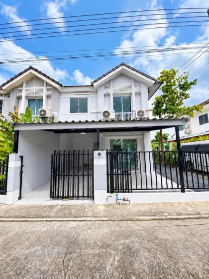 Pruksa Ville Thalang 3卧2卫拐角别墅出售