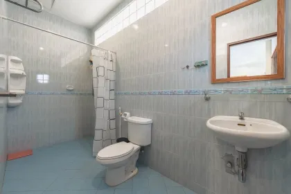 5 Schlafzimmer, 4 Bäder, zwei Häuser zum Verkauf in Rawai, Phuket