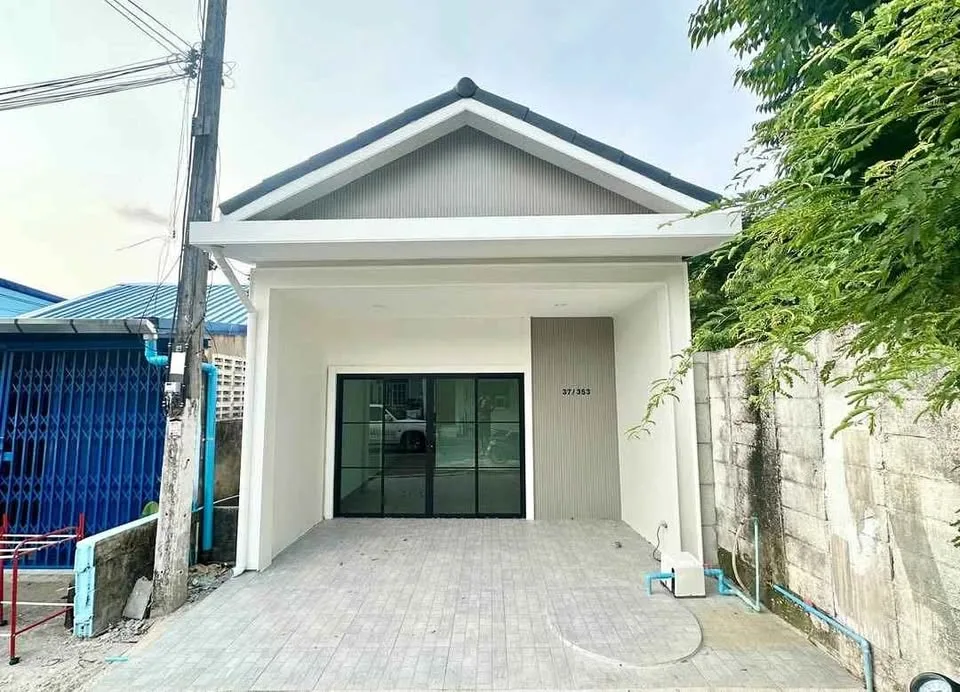 3-Bedroom 1-Bathroom Detached House in Muang Thong Zone