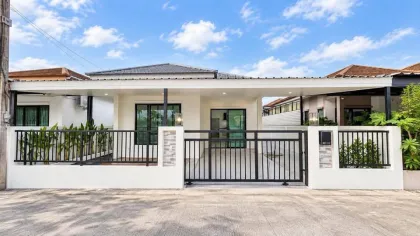 Maison jumelée 2 chambres à vendre à Sukpirom Village, Thalang