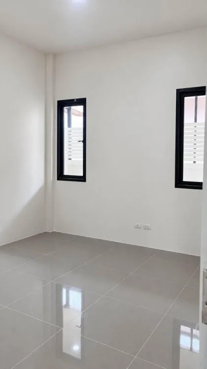Maison jumelée 2 chambres à vendre à Sukpirom Village, Thalang
