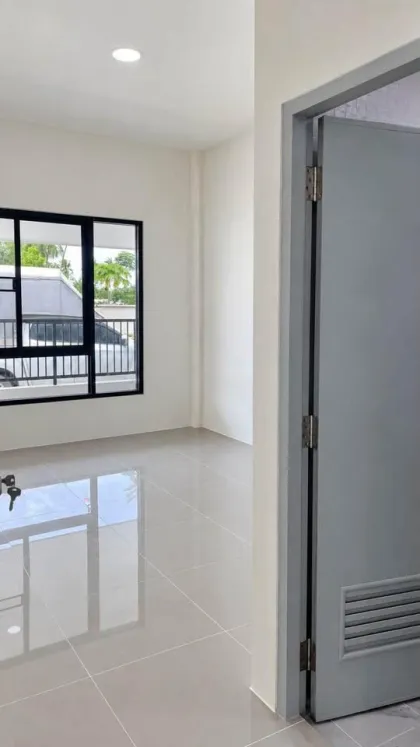 Maison jumelée 2 chambres à vendre à Sukpirom Village, Thalang