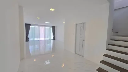 Casa adosada 2 habitaciones 2 baños en Singthao Village, Kathu