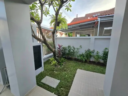 Villa gemela renovada de 3 dormitorios en venta en Wichit