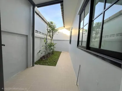 Villa gemela renovada de 3 dormitorios en venta en Wichit