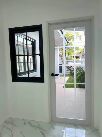 Villa gemela renovada de 3 dormitorios en venta en Wichit