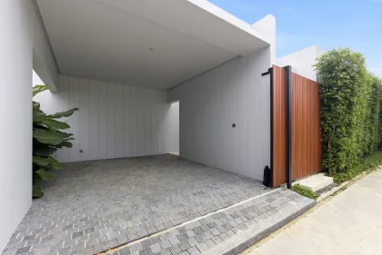Eck-Einheit Poolvilla zum Verkauf in Thalang