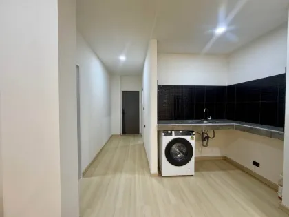 Apartamento renovado en el piso 7 de PhornSawan Condotel - 2 habitaciones, listo para habitar