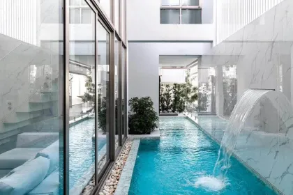 3-stöckige Poolvilla in Cherng Talay, Bang Tao, Phuket