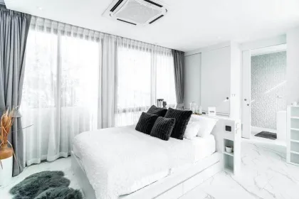 3-stöckige Poolvilla in Cherng Talay, Bang Tao, Phuket