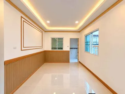 บ้านทาวน์เฮาส์แปลงมุม 2 ชั้น 4 ห้องนอน 2 ห้องน้ำ ในถลาง