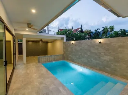 Brandneue Moderne 3-Zimmer-Poolvilla im Zentrum von Rawai