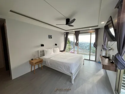Luxusvilla mit 3 Schlafzimmern und Panoramablick auf das Meer in Kata