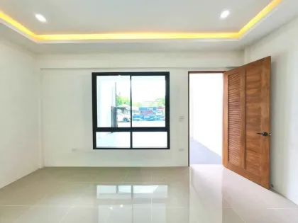 Villa Rénovée de Plain-Pied 3 Chambres à Phuket Town