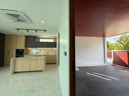Villa con piscina cerca del aeropuerto de Phuket y el mar