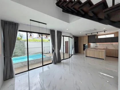 Villa con piscina cerca del aeropuerto de Phuket y el mar