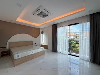 Villa con piscina cerca del aeropuerto de Phuket y el mar