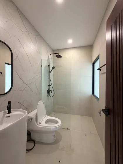 Villa con piscina cerca del aeropuerto de Phuket y el mar
