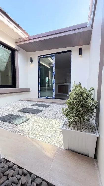Single-Storey Twin House with 2 Bedrooms, 2 Bathrooms and Small Garden