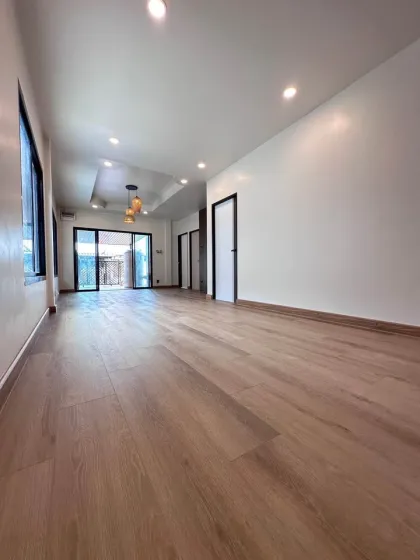 Single-Storey Twin House with 2 Bedrooms, 2 Bathrooms and Small Garden