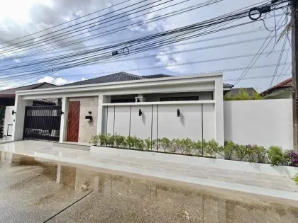 Casa independiente de 3 dormitorios y 2 baños en Suan Neramit 1, Rawai