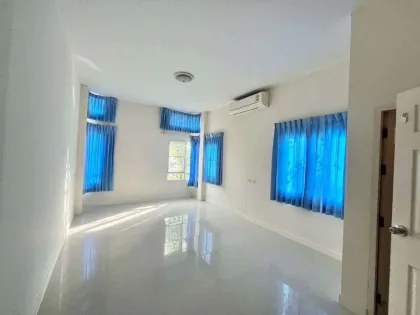 Eck-Einfamilienhaus mit 3 Schlafzimmern im Projekt Phuket Villa Chao Fa 2