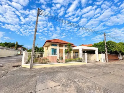 Eck-Einfamilienhaus mit 3 Schlafzimmern im Projekt Phuket Villa Chao Fa 2