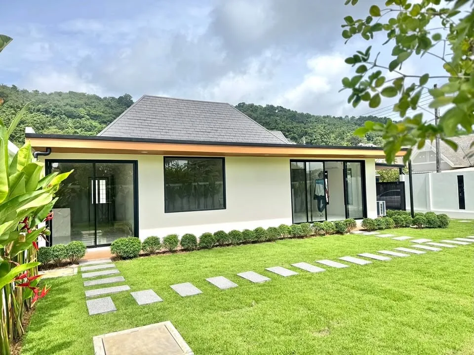 Modern 3BR Corner Villa with Spacious Garden for Sale in Paklok