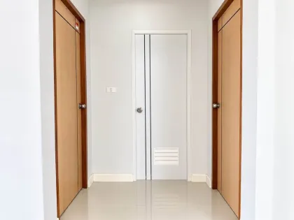 Maison individuelle 3 chambres 2 salles de bain avec grand terrain dans la zone de Thalang