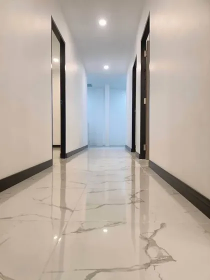 Casa renovada de una planta con 3 habitaciones cerca del muelle de Chalong