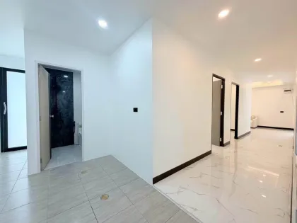 Casa renovada de una planta con 3 habitaciones cerca del muelle de Chalong