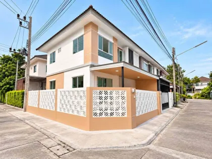 Maison d’angle 3 chambres 2 salles de bains à Pruksa-Khaen Village, Thalang, Phuket