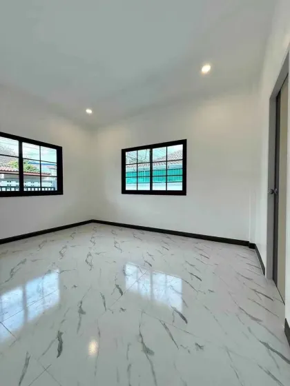 Casa gemela de una planta 2 habitaciones 2 baños por 4.99M THB