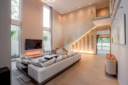 Villa neuve avec piscine privée à vendre à Chalong