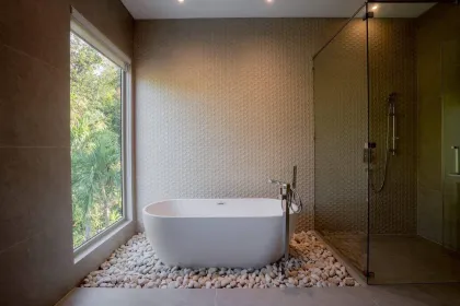 Villa neuve avec piscine privée à vendre à Chalong