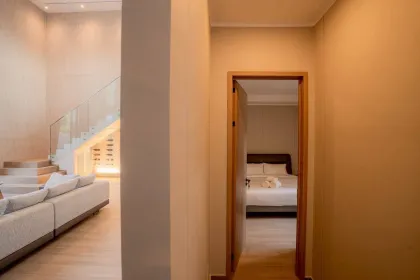 Villa neuve avec piscine privée à vendre à Chalong