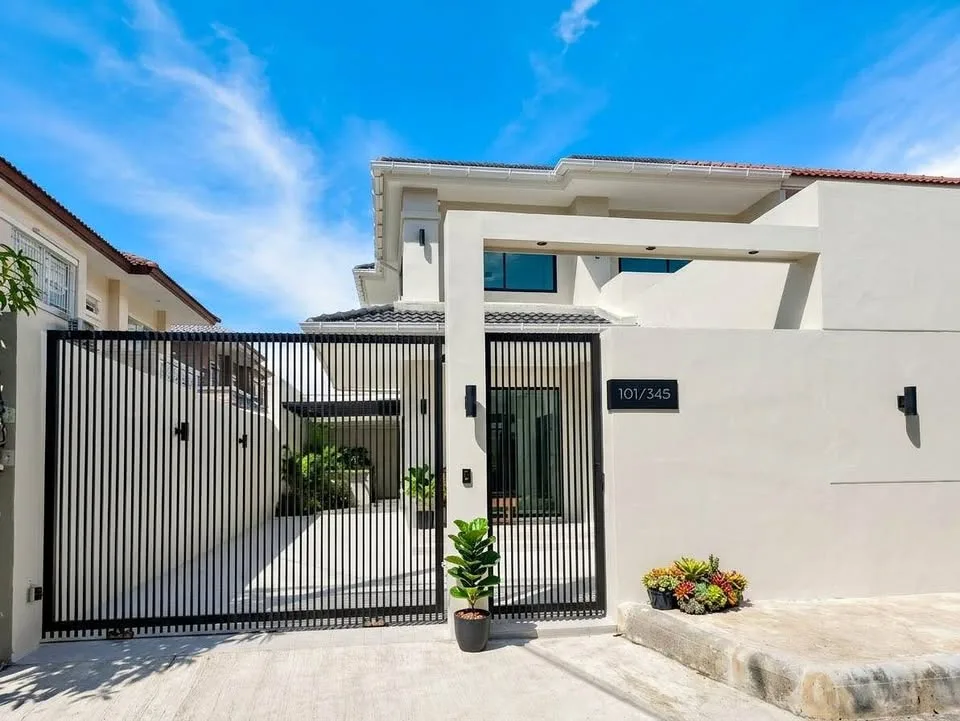 Casa gemela moderna de 3 dormitorios y 2 baños en Dusit Buri Village, Phuket Town