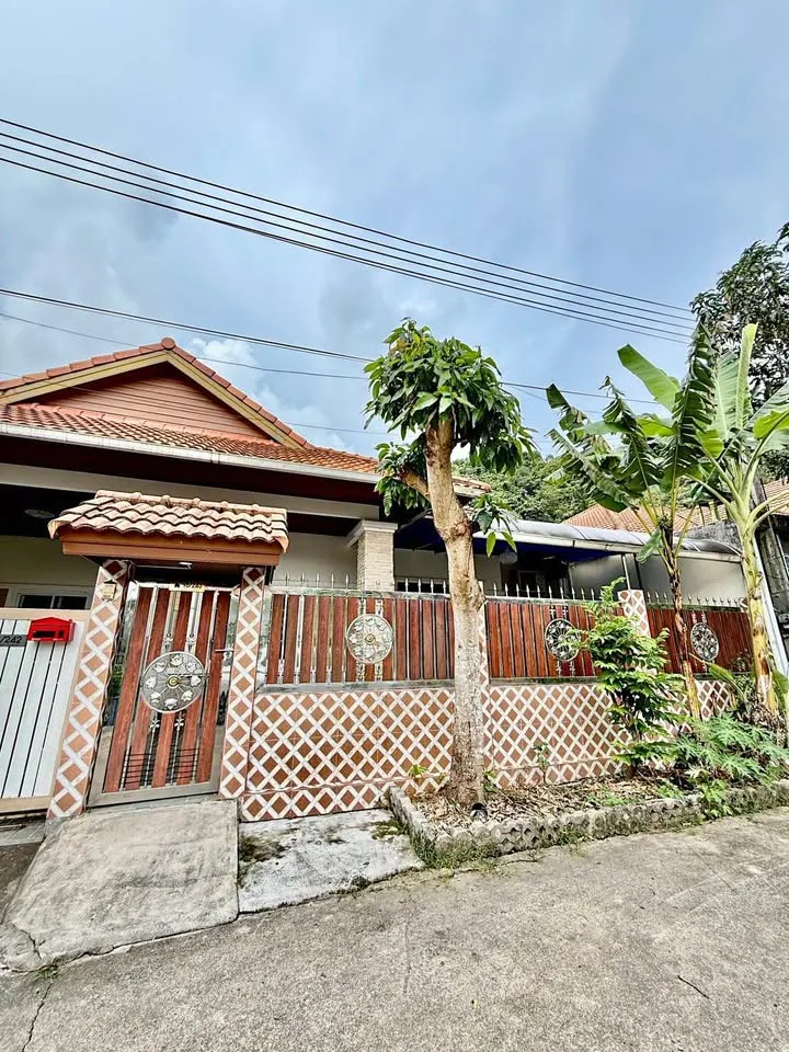 Casa pareada de 3 dormitorios y 2 baños en venta en Kathu, Phuket